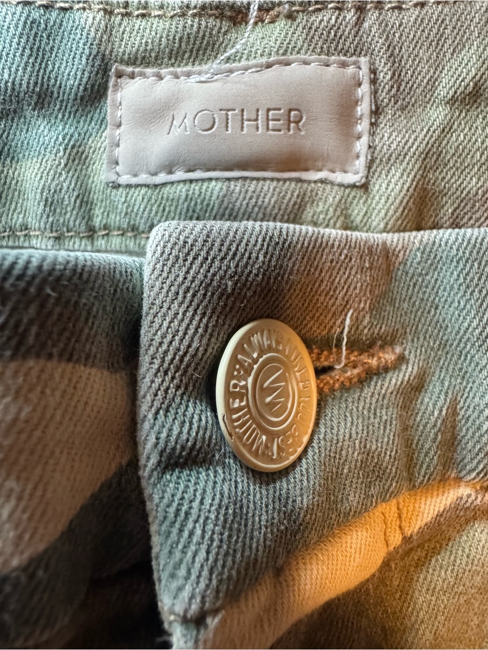 MOTHER Denim High Waisted Looker Ankle Fray Jeans in See Me - Picture 9 of 9